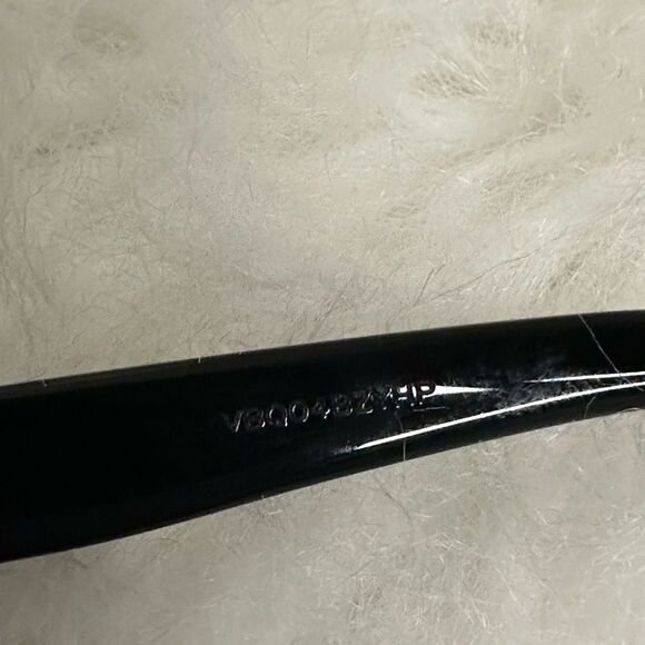 💯Authentic Gucci Sunglasses with Case 🍀 - Picture 5 of 15